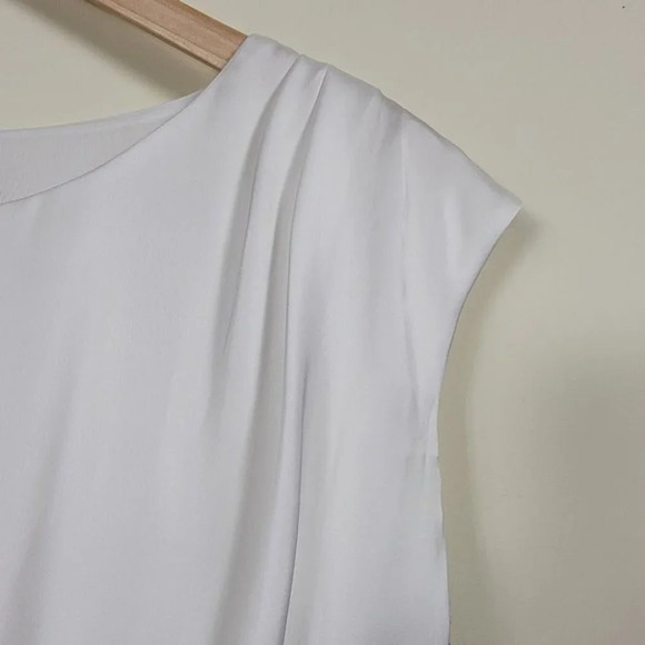 Vince Camuto Woman's Blocked Black and White Sleeveless‎ Blouse PM - Picture 3 of 13